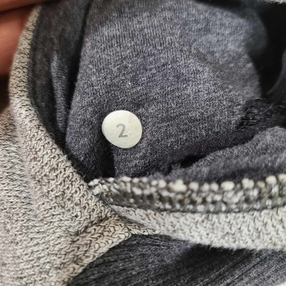 Lululemon On The Daily Hoodie in Heathered Black/Heathered Dark Grey Sz 2 Small - Picture 7 of 15